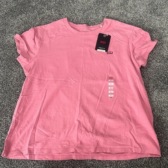 Levi's Vibrant Pink Tee - Picture 1 of 3